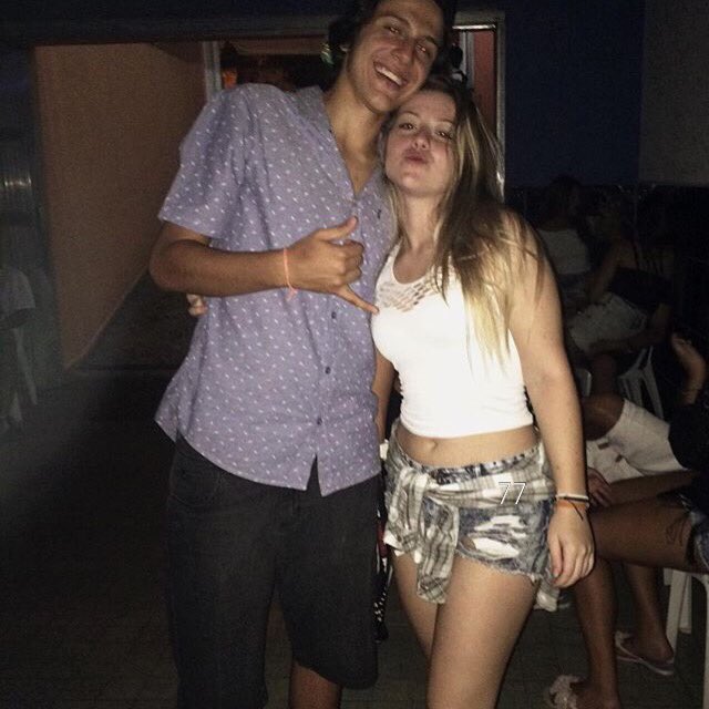 77clov's tweet image. Eu só lembro do tempo bom, esqueço dos problemas quando a gente tá junto!!