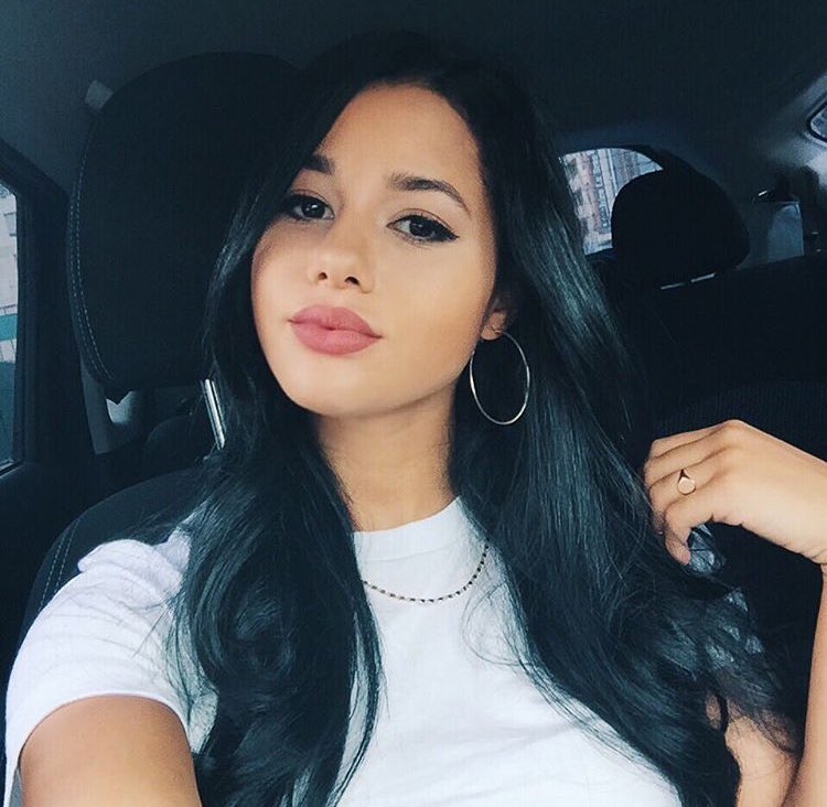 Unicorns are awesome, and I am awesome. Therefore, I am a unicorn 🦄🦄💜