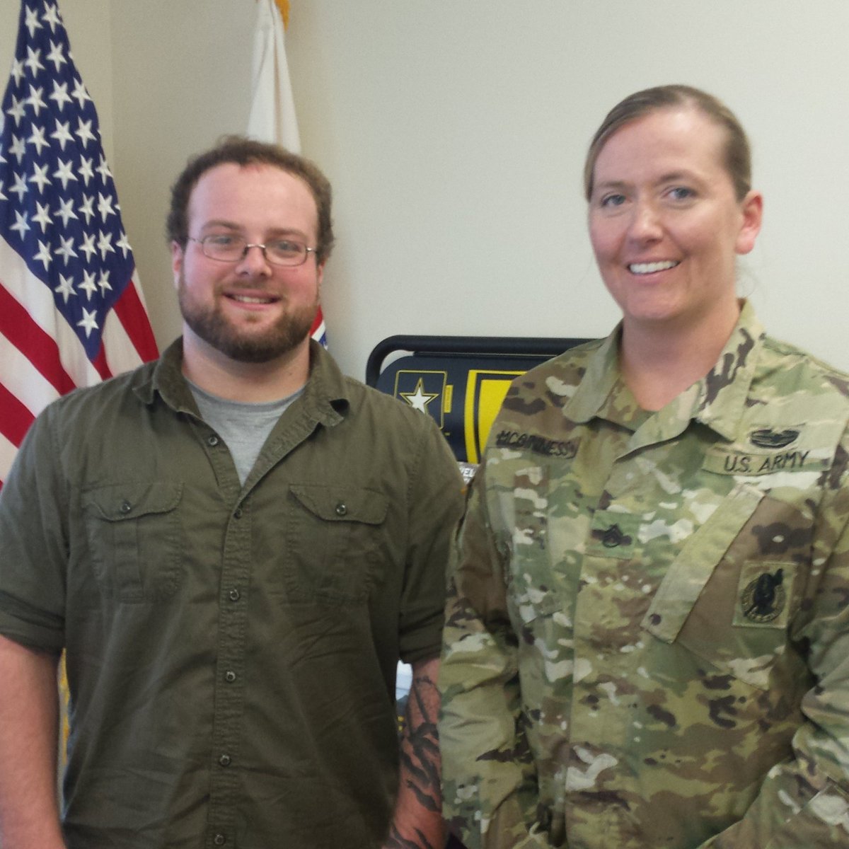 ARMYRecBoardman's tweet photo. Congrats to Christopher Humphries on his enlistment into the US Army as a Watercraft Engineer. #army #teamarmy https://t.co/pfmL8uhXzr