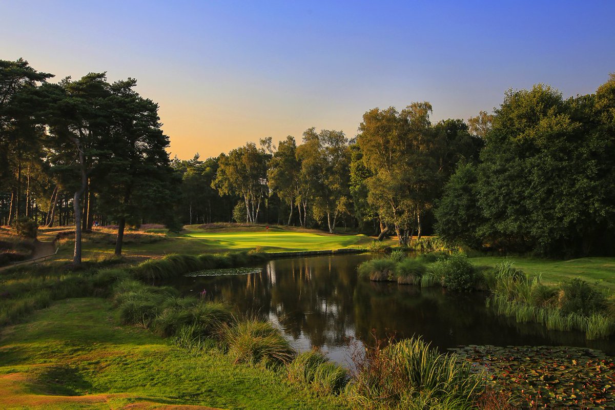 Just home from shooting 1 of the coolest par 3's in the Uk the 15th @westsussexgolfclub back in a few hours #GolfArt