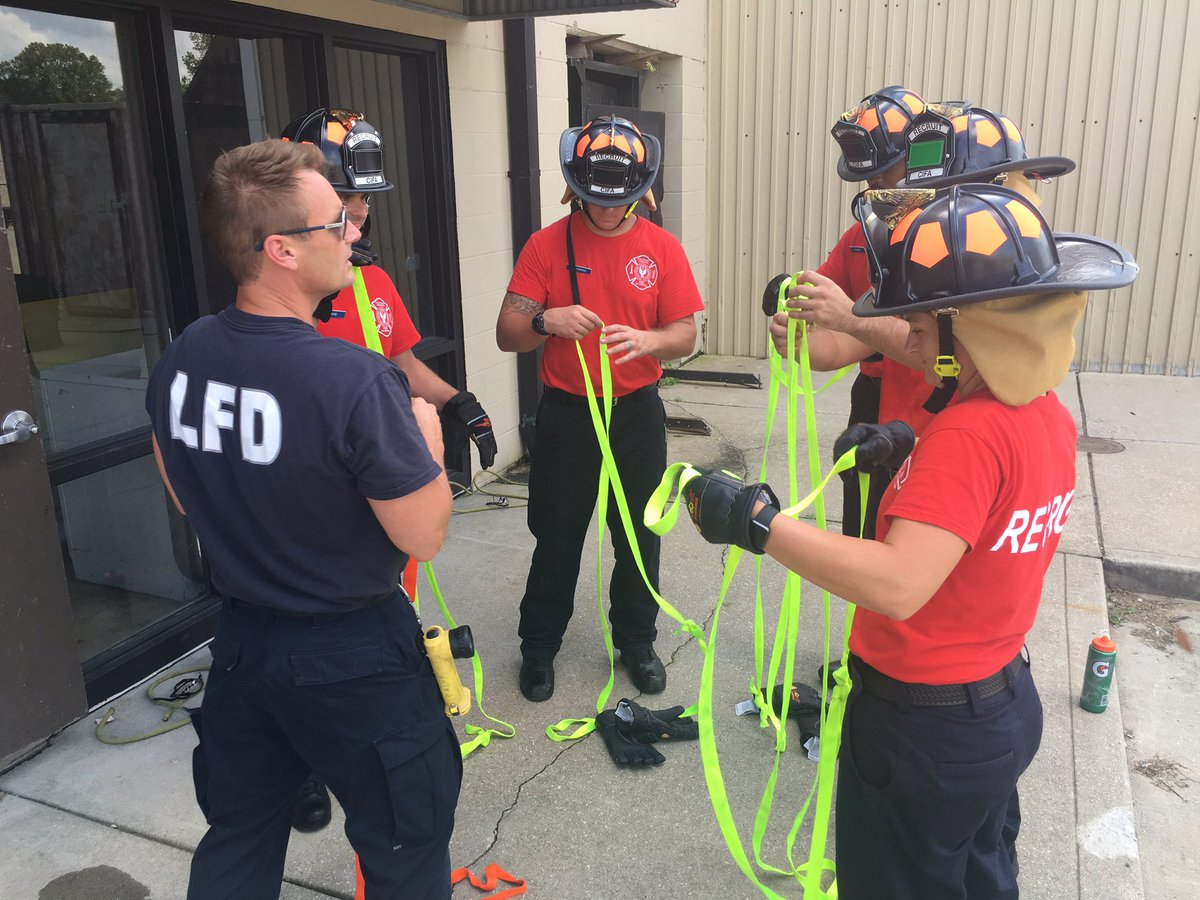Recruit class 2016-1 from WTFD @Avon154 @Lawrence_FD and @SPEEDWAYFIRE complete basic ropes & knots training today