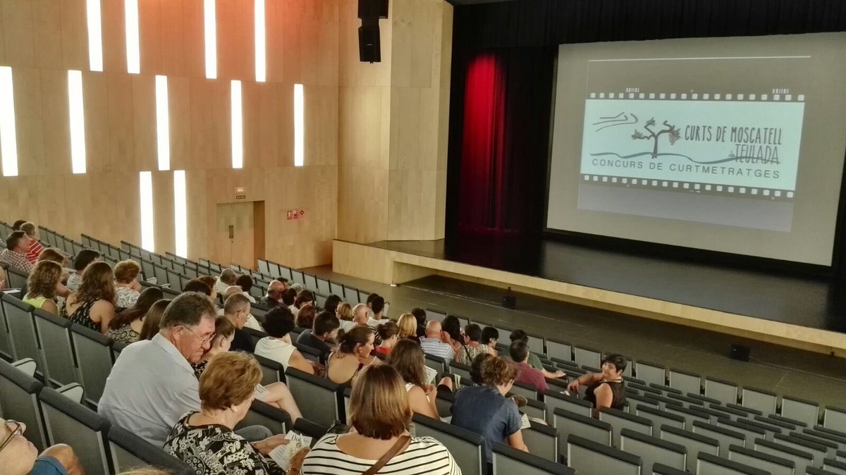 TurismoTeulada's tweet photo. Curts del #Moscatell en el #AuditoriTM de #Teulada #Moraira
#FestesdelMoscatell #costablanca #cine https://t.co/8IbiLAHSDS