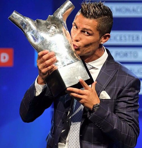 EKHLASALOTAIBI's tweet photo. #bestplayerineurope You deserve this award champ!! https://t.co/H4qCTEHlaI