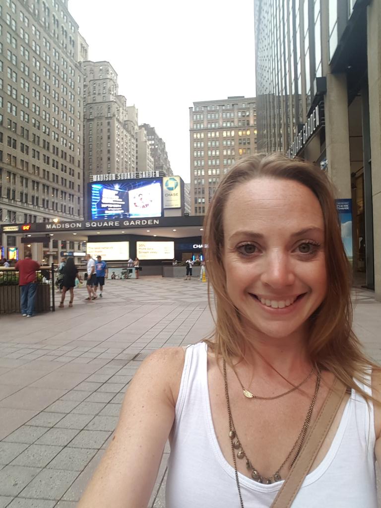 StaceyArenas's tweet photo. @NASHFM947NY @FLAGALine @TheGarden  I'm ready to party! #NASHFMUpgradeMe https://t.co/4CqkBAMfqX