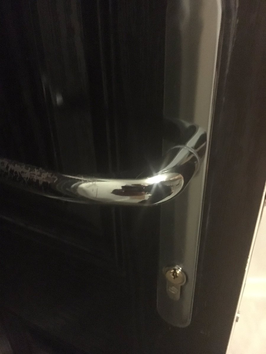 LockforceHull's tweet photo. Entry gained and a new lock fitted after a customer lost their keys #locksmiths #entrygained #hull #locks #antisnap https://t.co/bLDn92eoth