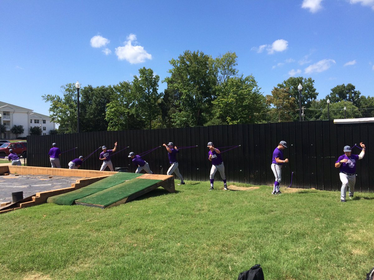 Coachharlan22's tweet image. Fun to watch the boys earn each other&apos;s trust! Great day of work! #armcare  #recoverylab