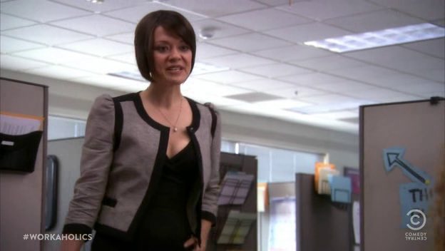 Rudisimo10000's tweet photo. I Love this woman #Maribeth Monroe @MaribethMonroe #alice wish i has a boas like her. 😍 https://t.co/qF6tfyA160