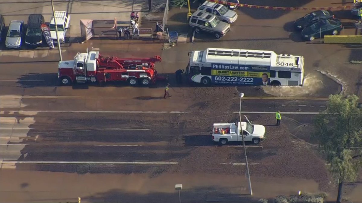 The tow truck has arrived! 35th Ave. & Van Buren is still restricted