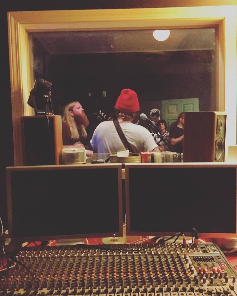 baucco's tweet image. Saw some babes play a very great set. #bedforms #headdressrecords ift.tt/2bT5BmT