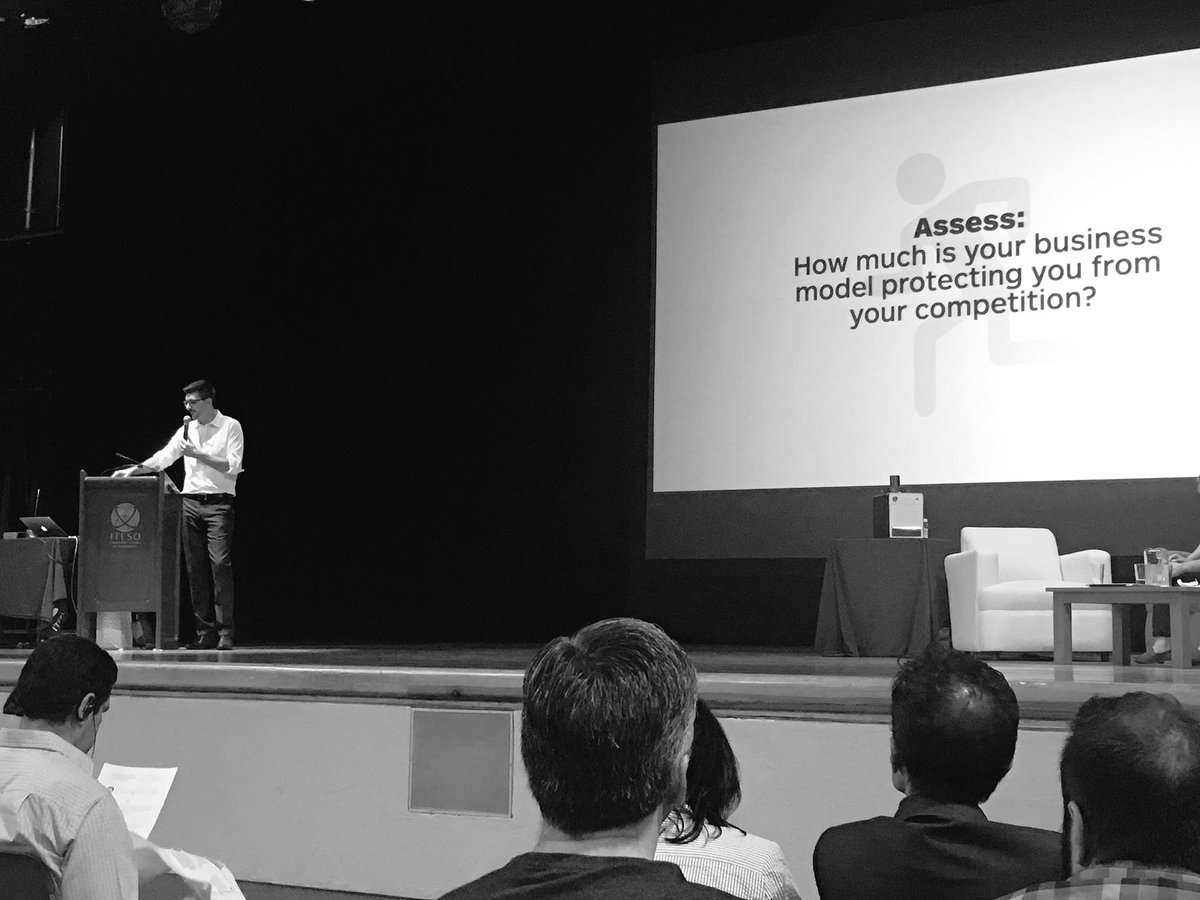 ParqueTecITESO's tweet photo. "La tecnología no es suficiente" - @AlexOsterwalder #LessonsFromTheTop @ITESO https://t.co/w5j0hZLGxO