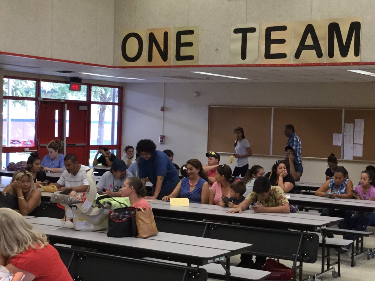 DVISD_DVMS's tweet photo. Successful PreAP Algreba parent night #Togetherwecan #welcometodvisd https://t.co/aOeLzP48A5