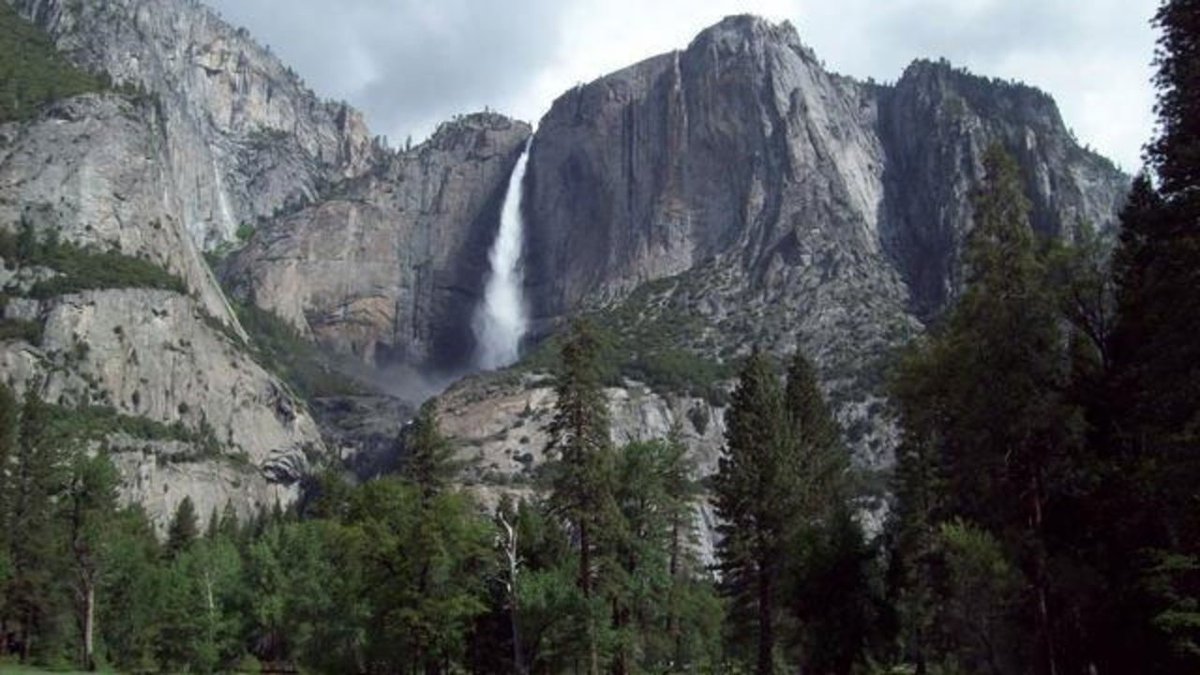 Celebrate National Parks' 100th birthday by joining Obama on a (virtual) tour of Yosemite bit.ly/2bABO4Q?utm_me… https://t.co/lvqkZEASh0