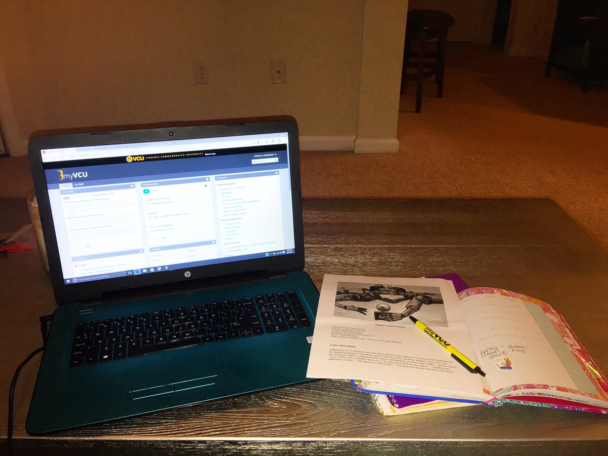 EreiolN's tweet photo. Posting my first day of school pic! 😜 Let the sleepless nights begin! #vcusocy #gradschool #VCU #helpmelordt https://t.co/TCXilENRRD