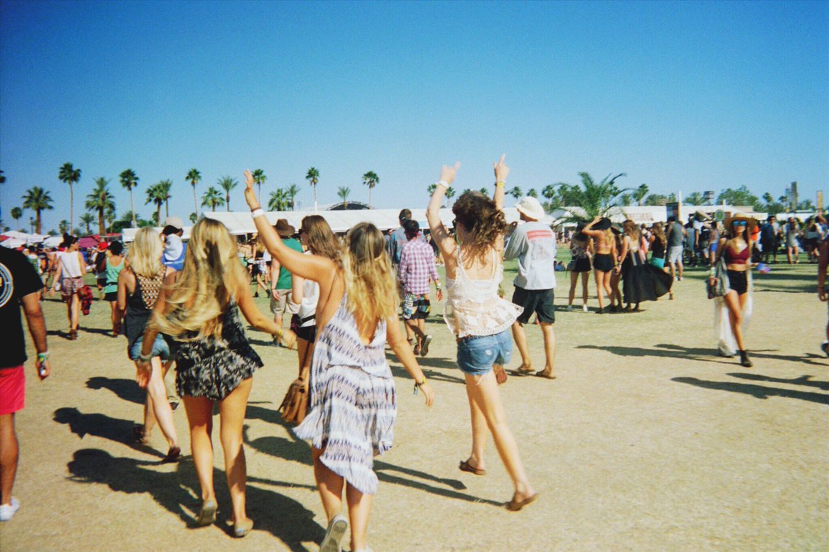 eventbrite's tweet image. 5 Stats That Will Change How You Think About Music Festival Fans: eventbrite.com/blog/5-statist… #festies