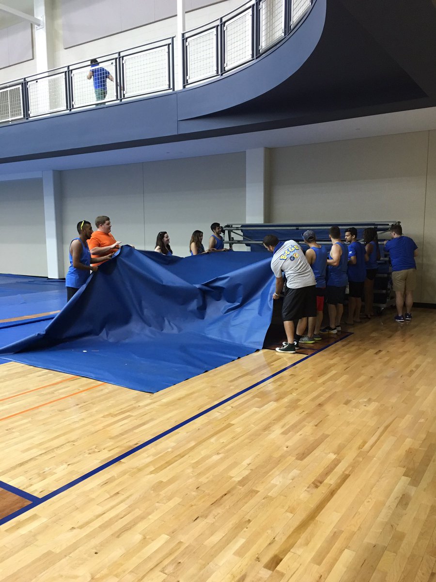 UTAIMSports's tweet photo. Annual intramural staff team building exercise. #GetMACtive #UTAMAC https://t.co/IWaCIS84Cx