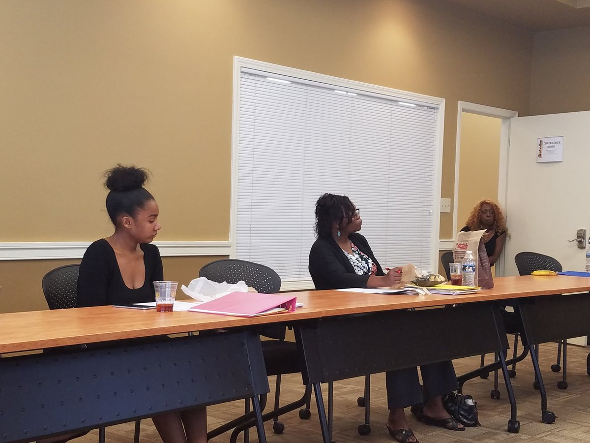 NeverHadITRadio's tweet image. @c4womenchas Power Luncheon today in Columbia SC w/ @SeedsComm Gwen Singletary. Topic: Recipe For Public Speaking!