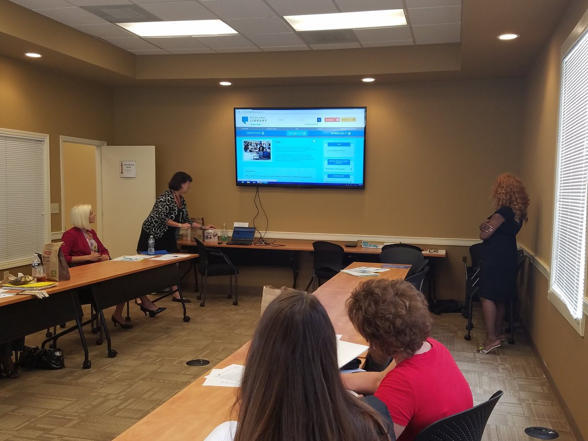 NeverHadITRadio's tweet image. @c4womenchas Power Luncheon today in Columbia SC w/ @SeedsComm Gwen Singletary. Topic: Recipe For Public Speaking!