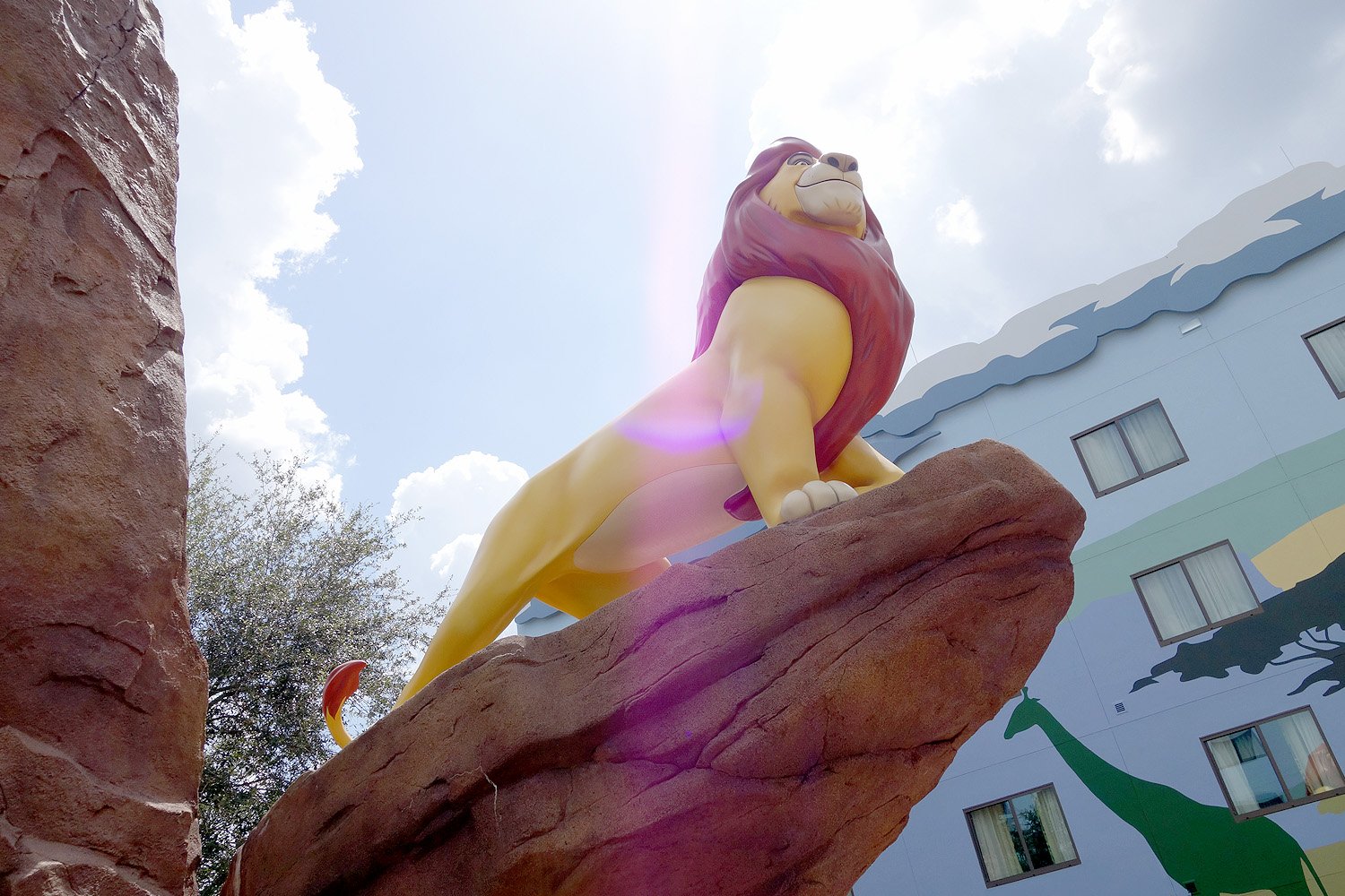 ヒロ ディズニー アート オブ アニメーション リゾート のライオンキングエリア プライド ランドの一員としてシンバやティモン プンバァにご挨拶 暴君スカーにはご注意を Mnwdw T Co 0db3jjyhns Twitter