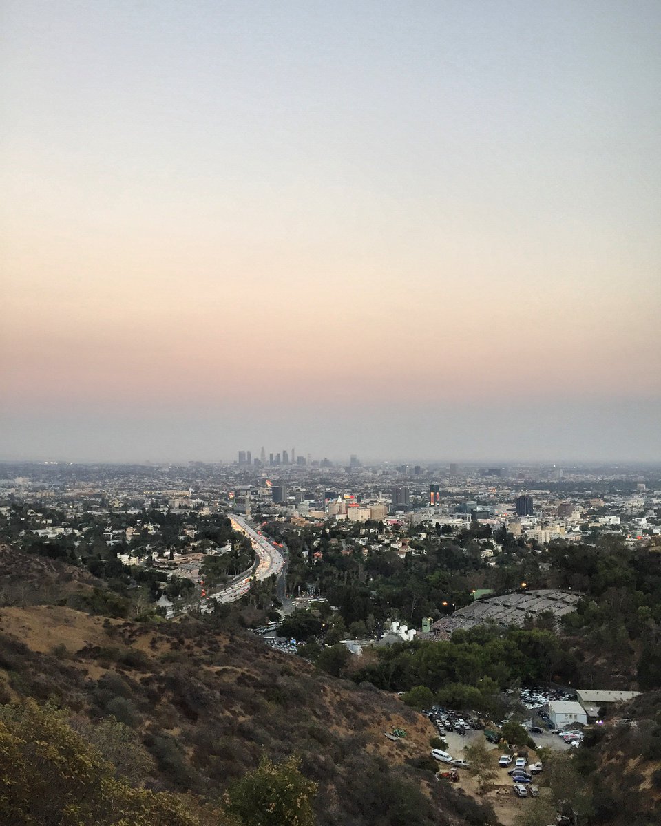 durantagram's tweet photo. We're back in Los Angeles. New heat on Soundcloud https://t.co/uhaNo0yBHv https://t.co/bfhiz2XvE7