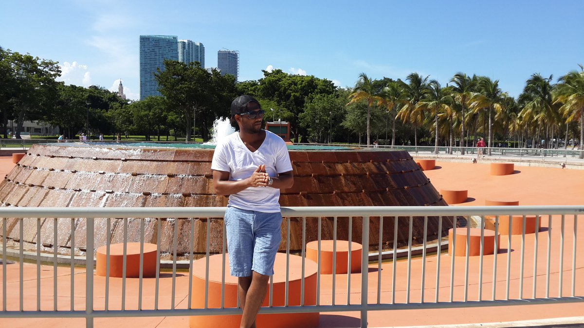 CalderColey's tweet image. Chilling in Miami. ...