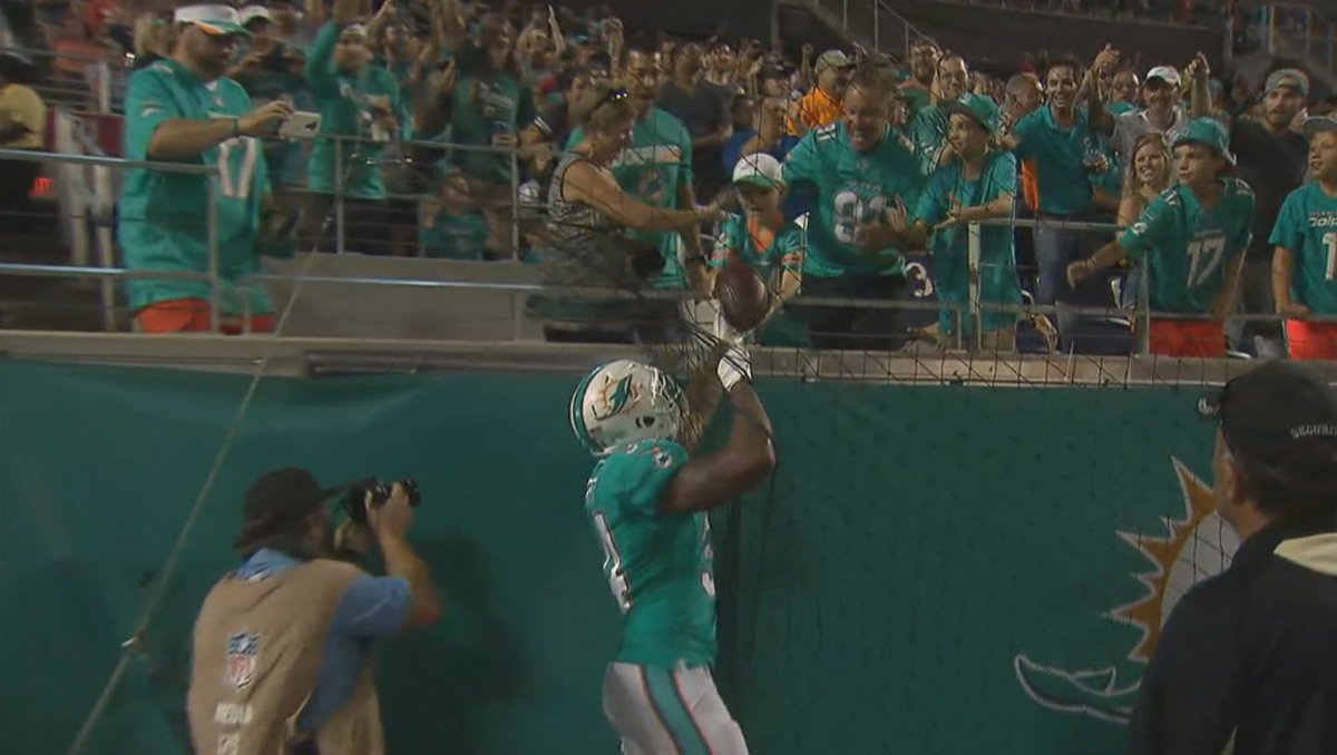 Dolphins defeat Falcons! Foster scores, Suh avoids serious injury bit.ly/2c0sLex?utm_me… https://t.co/uGQ5KcM8qA