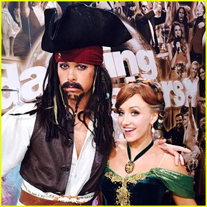 dwtsreasons's tweet photo. do I really need to add a caption¿ https://t.co/RBX0Fk49lH