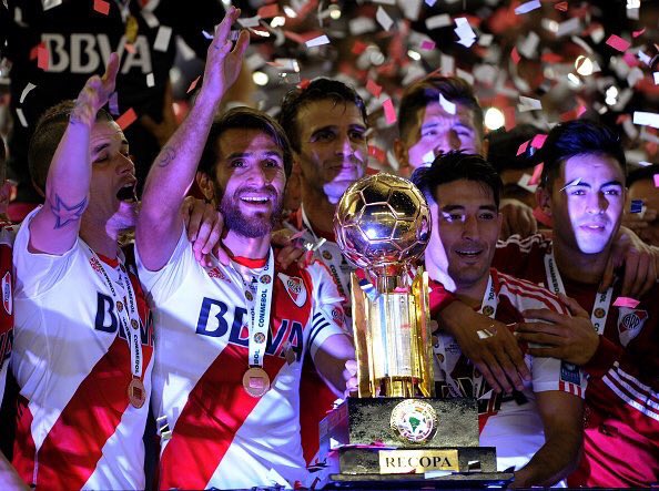AlonsoIvan24's tweet photo. 37 años hubo que esperar para celebrar mi primer título internacional. Todo llega.... 🏆💪🏻💪🏻💪🏻 GRACIAS TOTALES ⚪️🔴⚪️ https://t.co/I4n4Qw6vPa