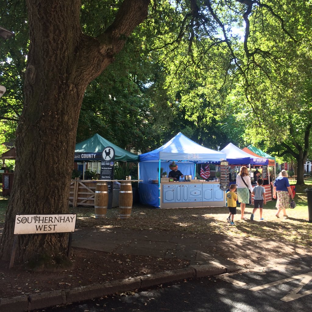 TwoCoastCounty's tweet image. Lunch is served in Southernhay Gardens! #Exeter #exeterstreetfood @exetermarket @streetfoodsw #ginpalace