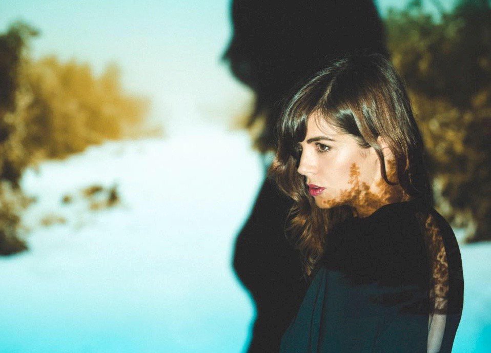 the AU review tweet media