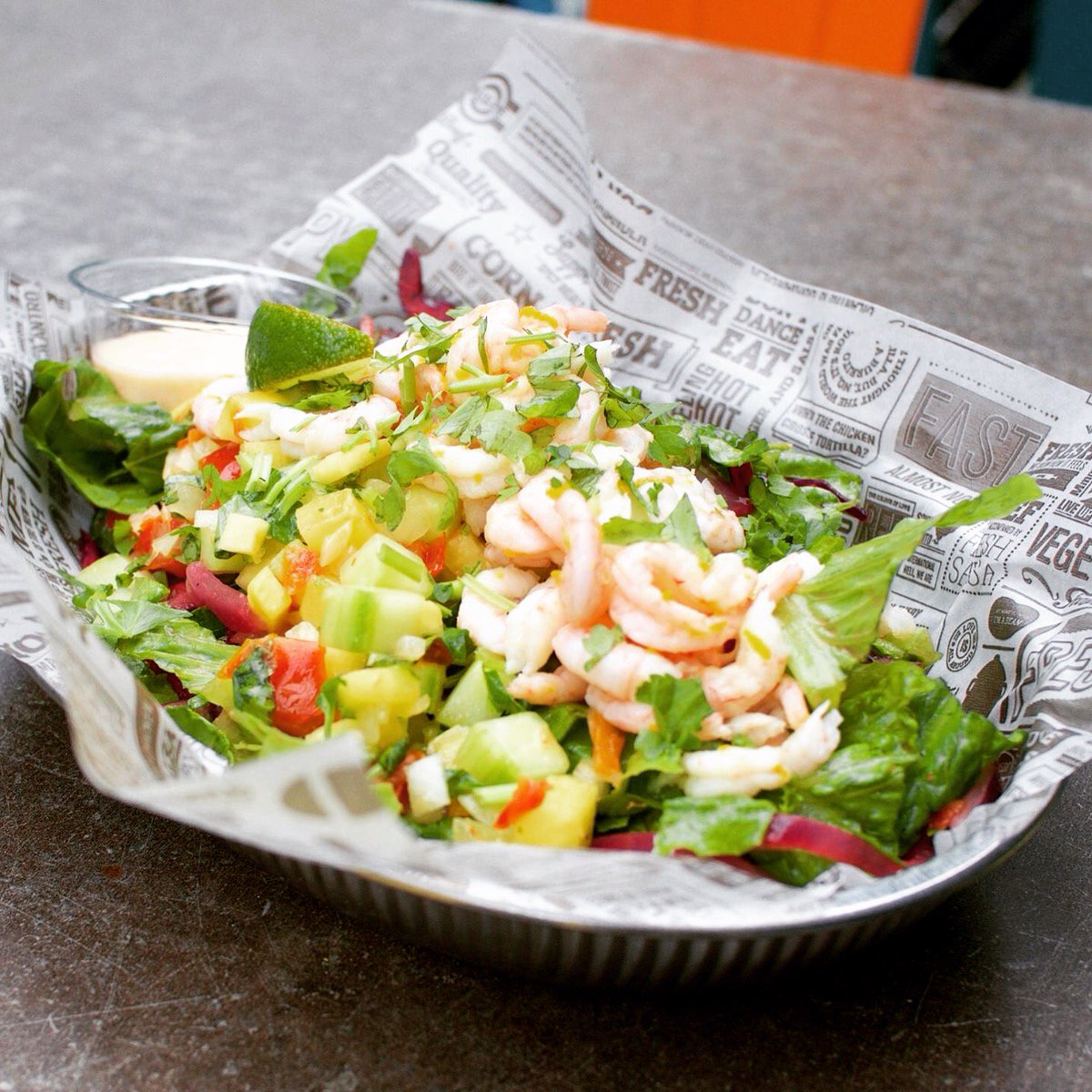 Kom och testa vår nya sommarrätt.  Zócalo Bay sallad med handskalade räkor (MSC-märkta),lök, koriander &amp; mangosalsa.