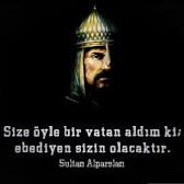 Kahramanlar can verir yurdu yaşatmak için.Hiçbirimizin bu vatanda hoyratça yaşama hakkı yok. İlle de vatan şuuru