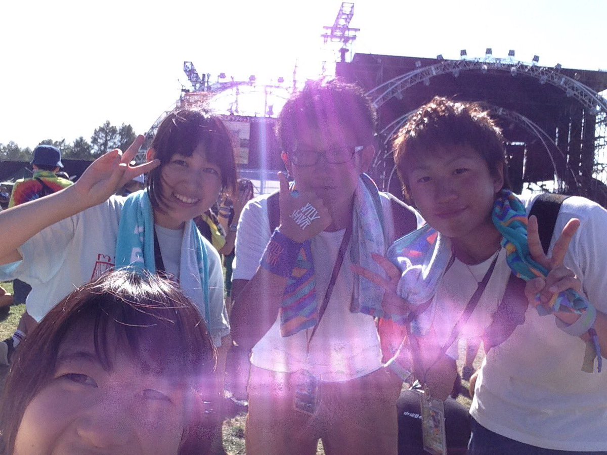 che106re's tweet photo. 久々のフェスめっちゃ楽しい！
#ラブシャ https://t.co/x5FBr11Spf