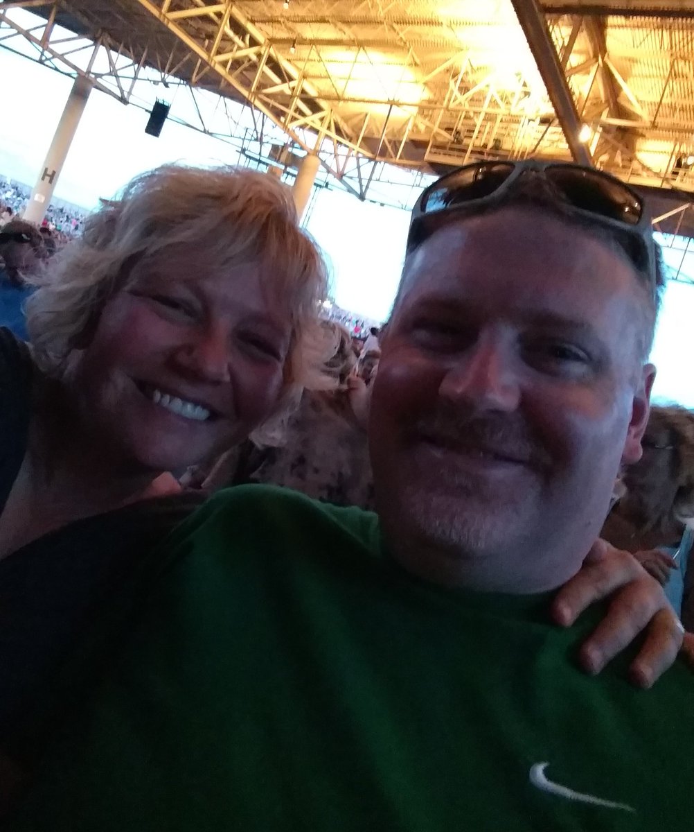ninjafit3's tweet photo. PS @dixiechicks in KY I'm bringing my littles who play fiddle/piano & I'm gonna dive 4 @EmilyRobison sticks #DCXIndy https://t.co/JCmrASPcNE
