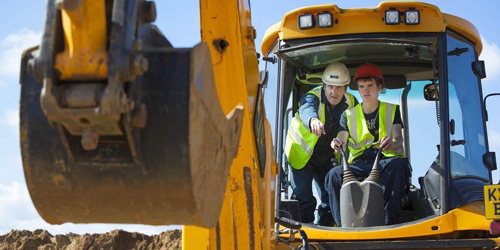 CNplus's tweet photo. New government levy will cut apprenticeship funding up to 30%, says CITB https://t.co/ge90H7xvjr https://t.co/HIh8WjYROr