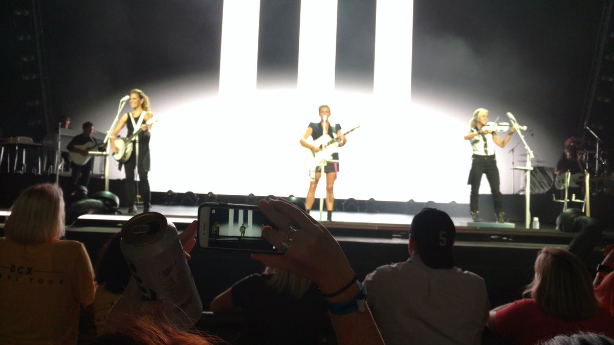 ninjafit3's tweet photo. These women @dixiechicks are #TheBomb #ThatIsAll #DCXIndy Fabulous...just Fabulous in Indy!! Thank You!! ๐๐๐๐๐ธ๐ค๐ป๐ถ https://t.co/WRnU17I3Xy