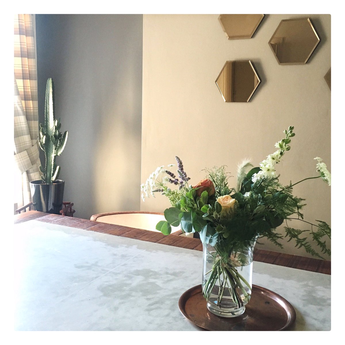 Happy Friday-Heres some virtual flowers for you💐 @lorna_luxe <a href="/Millydaydreams/">Millydaydreams</a> <a href="/sineadxcrowe/">Sinead Crowe</a> <a href="/BellaCoco_/">I'M IN A NEW PLACE!</a> @themodeedit