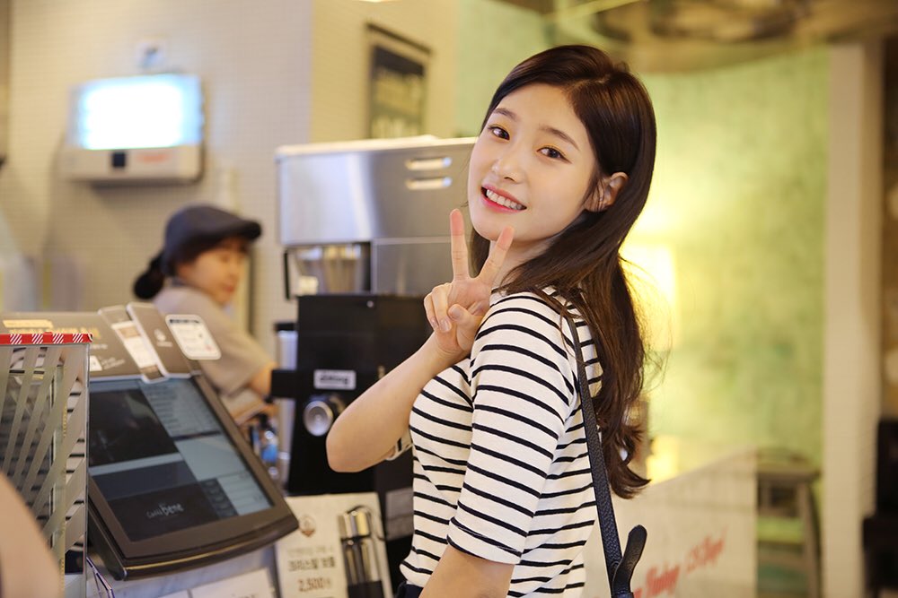 CqxQeNlWAAALDYN.jpg:orig