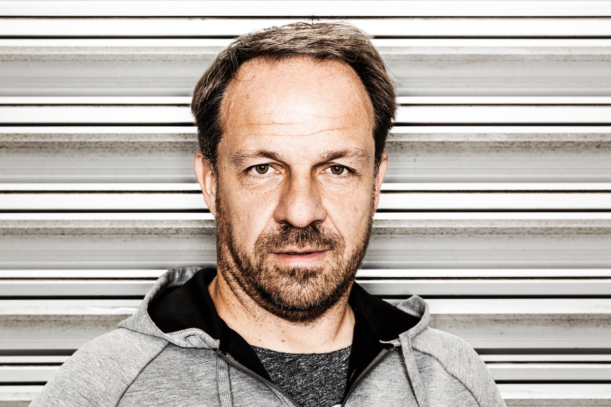 Zorniger fra <a href="/BrondbyIF/">Brøndby IF</a> gider ikke rundkredspædagogik. Han er mere til Autobahndisciplin zetland.dk/historie/seEXB…