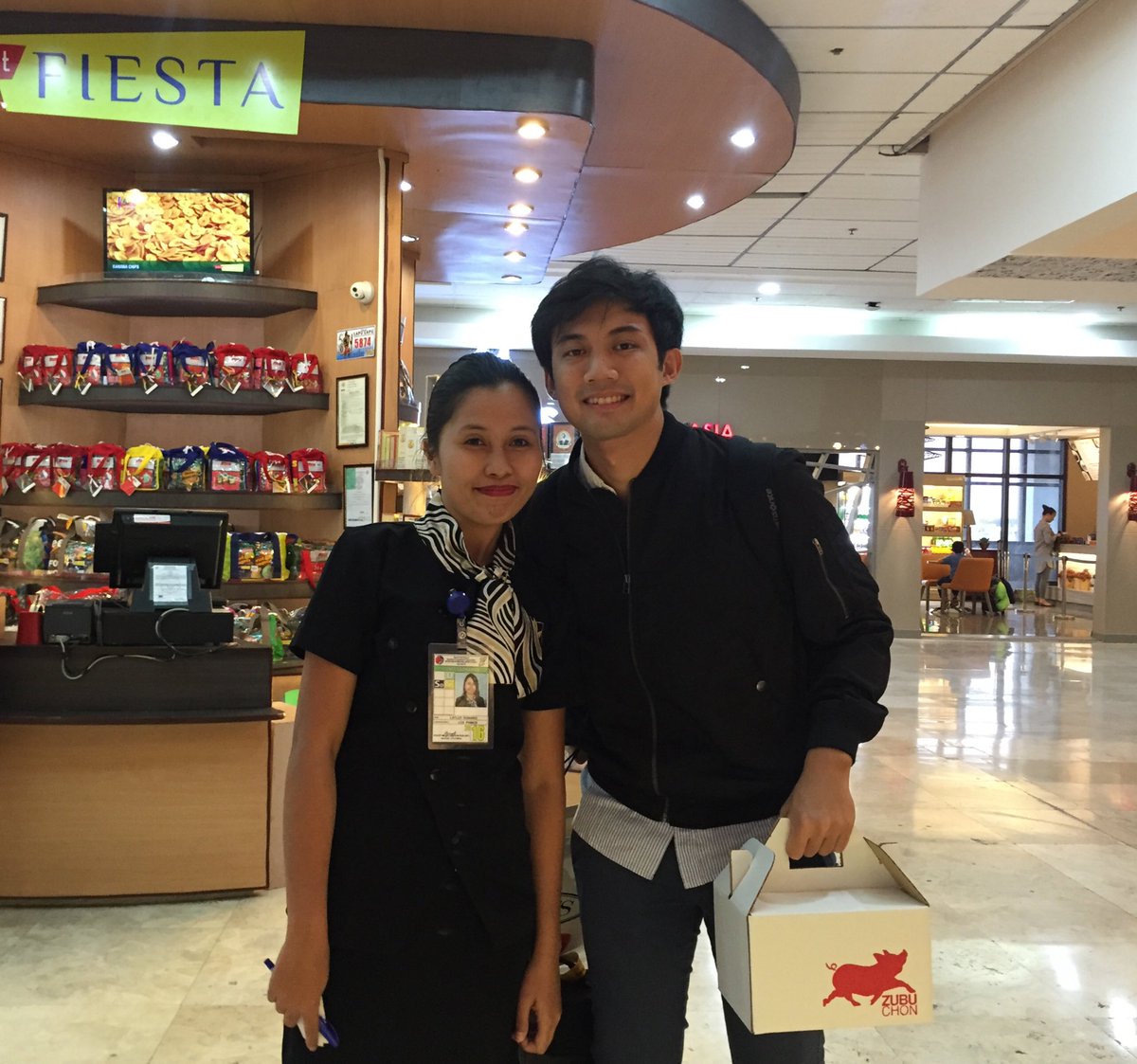 mikee_lee's tweet photo. Thank you Lotlot of Mactan airport for allowing me to take home Zubuchon! Also regards to Nikkie who prepared it https://t.co/jqZvmWXfoi