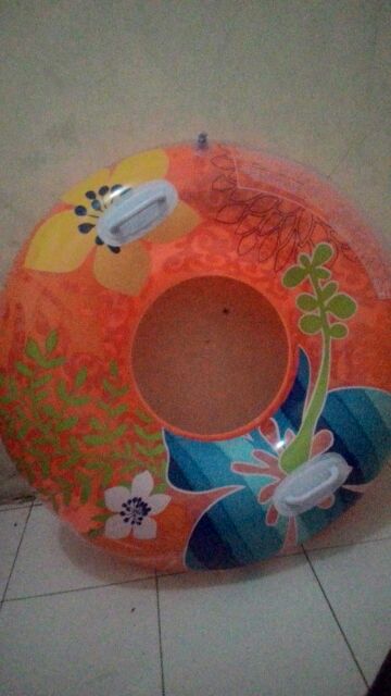 My swimming ring... 90cm Intex branded