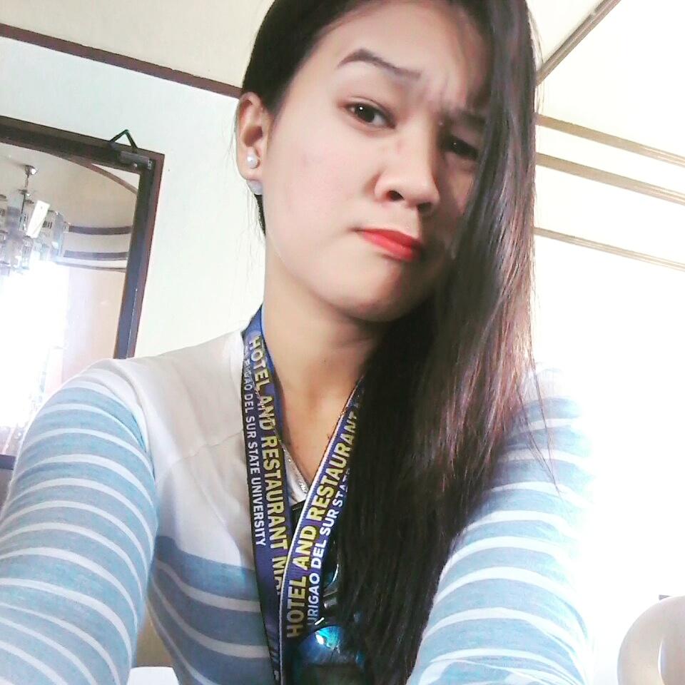 rozelaybanez's tweet photo. #Pretending tho. https://t.co/mjJofR3G6p