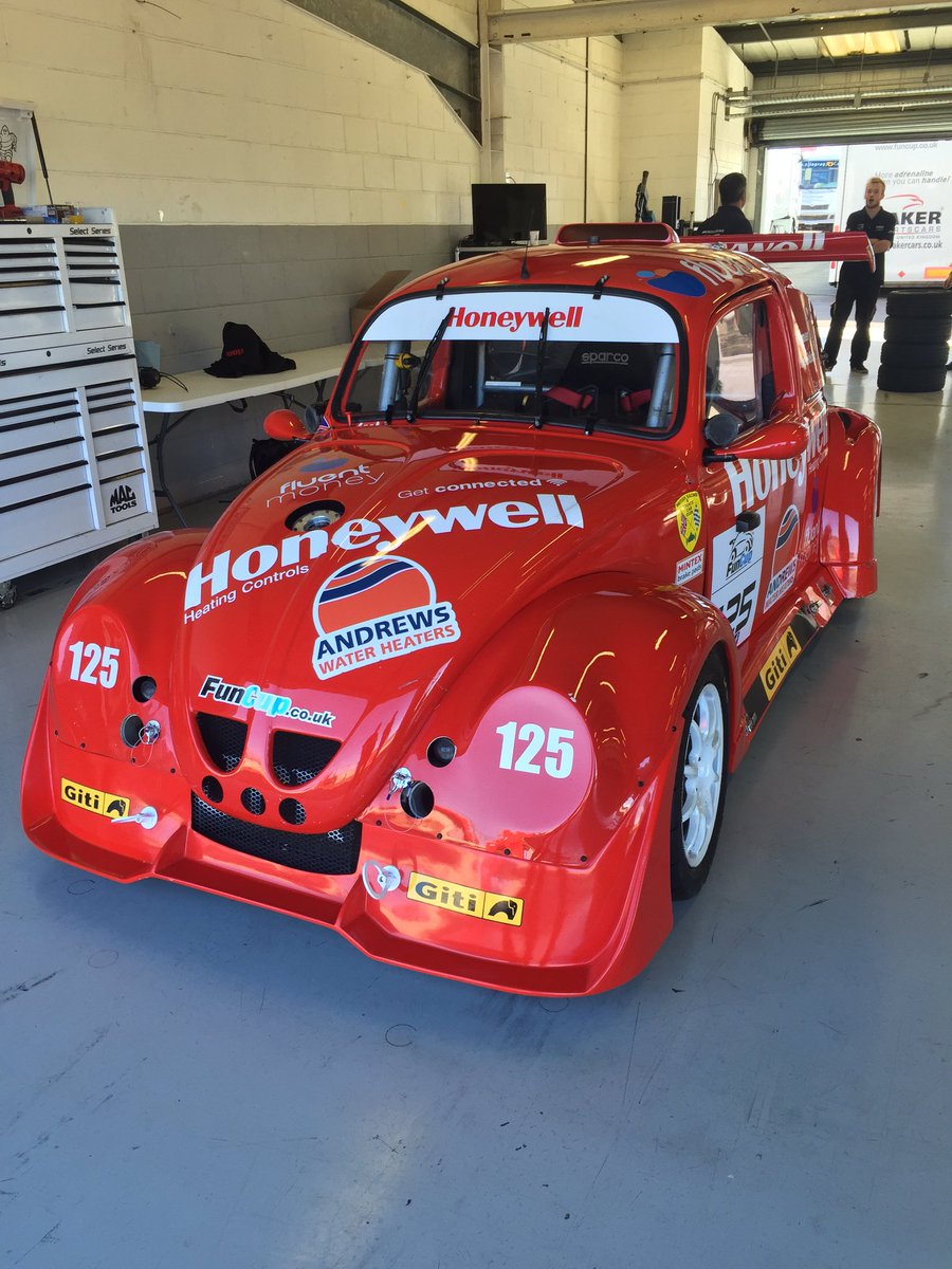 timwheeldonFM's tweet image. At Silverstone for testing ahead of tomorrow's 4-hour race. @FluentMoney @FluentLoans @Fluent4Advisers