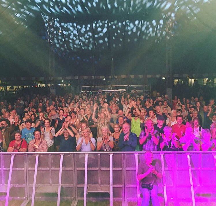 AnnbjrgLien's tweet image. Thank you Tønder! Magic for sure✨👌🏻#stringsisters @TonderFestival