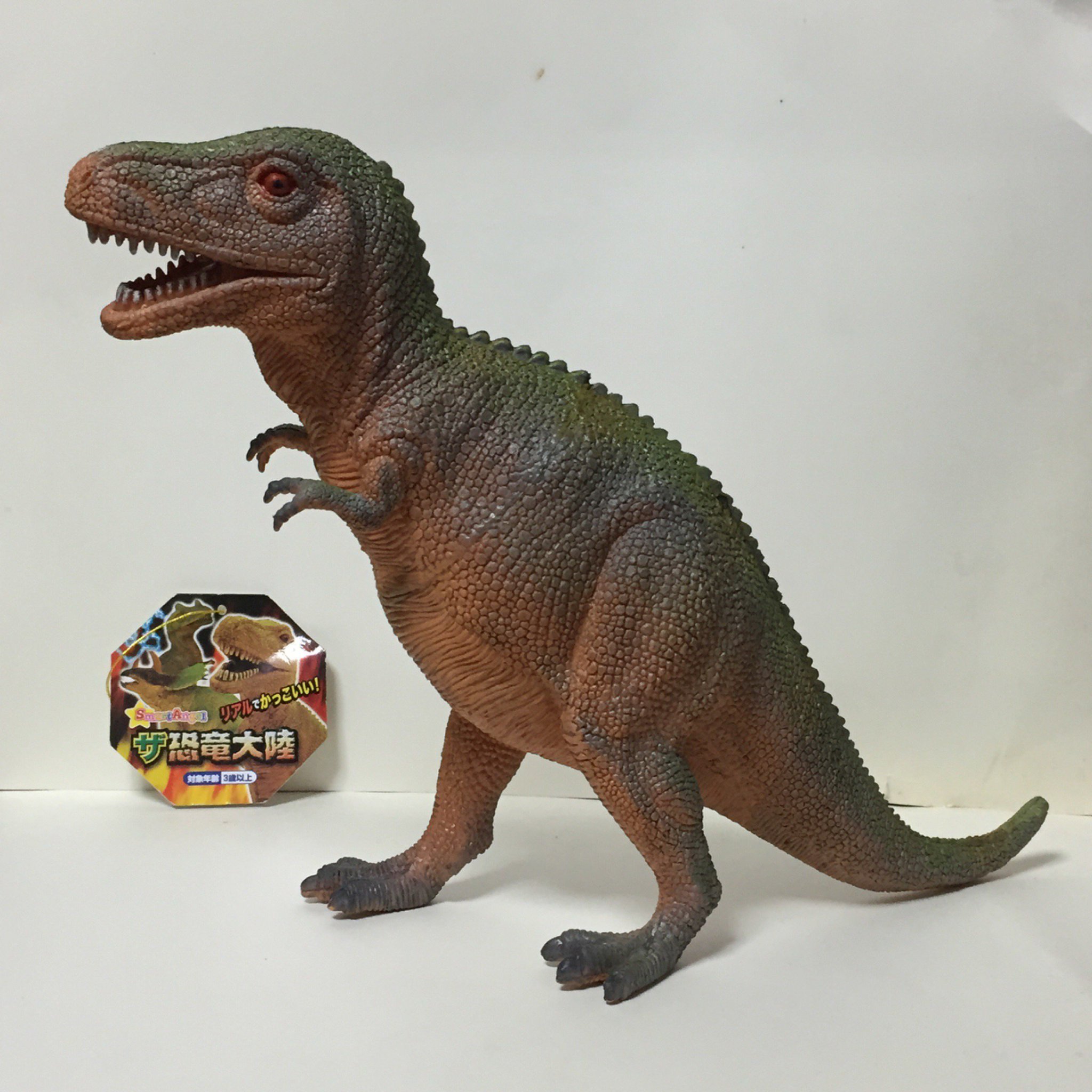 やまだじゅんけい Twitterren 西松屋ブランドで２０１６年なのに直立スタイルのティラノサウルスが売ってて思わず買いました 高さ約２２ ティラノサウルスはこれだよね