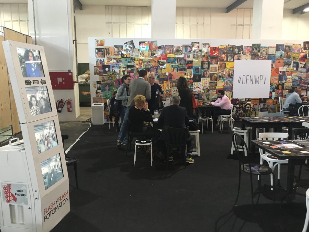 FlashFotomaton's tweet image. ¿Estás pensado en organizar un #evento en tu #empresa? ow.ly/qEiz302BWNf #flashflashfotomaton te lo pone fácil