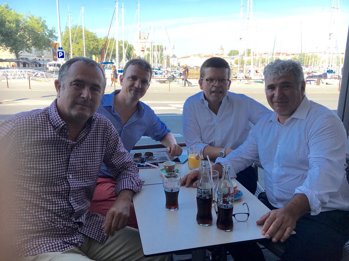 fm_lambert's tweet photo. Avec @cmadrolle on accueille à La Rochelle @luccarvounas @didierguillaume aux #RDE2016 de @UDE_FR https://t.co/yU4a1lK8aY