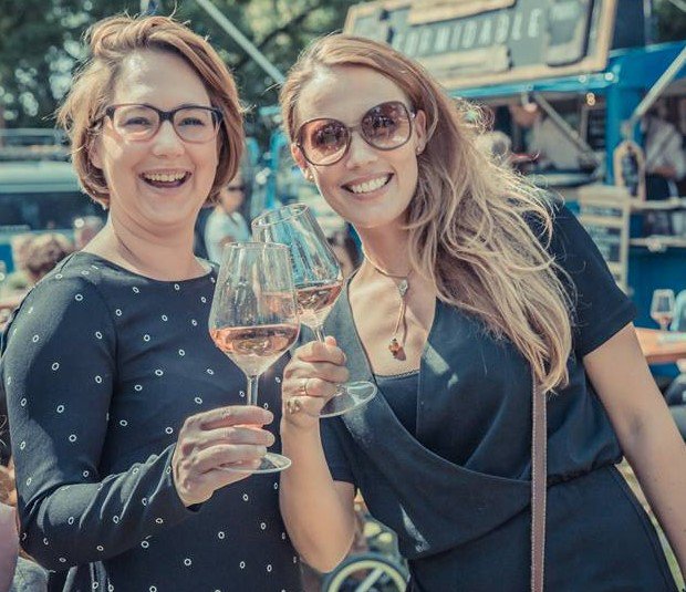 Om 16.00 openen de deuren van #FestivalDORST in het #Paleiskwartier in #sHertogenbosch! Kom je ook proosten?