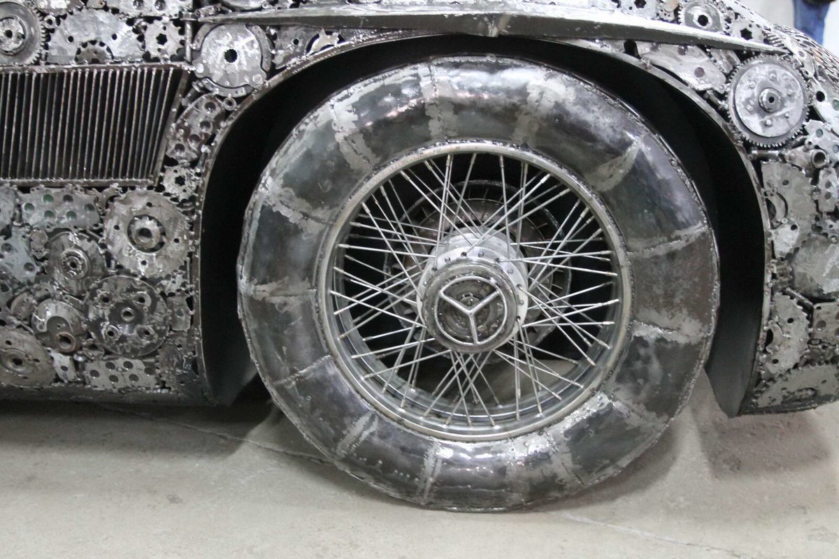 CarWaffle's tweet photo. Scrap metal recycled into jaw-dropping life-size supercar sculptures https://t.co/trl5qWOuqd https://t.co/qjeVClHIsj