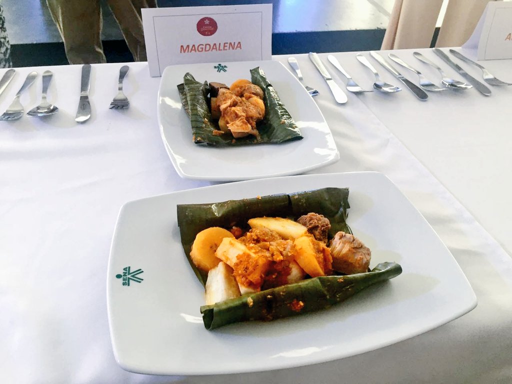 SENAComunica's tweet photo. Jurados evalúan segundo plato en final de #SENAGourmet: Fiambre, comida que llevaban los campesinos a sus parcelas https://t.co/GCcTnKxumC