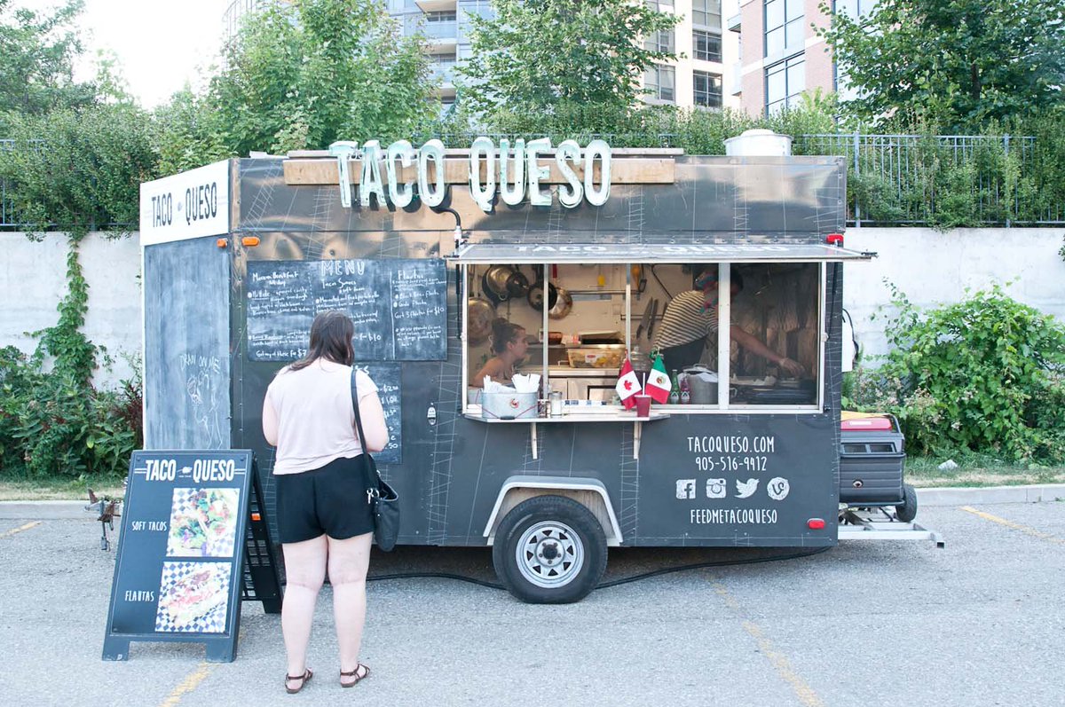 the_edge's tweet image. #FoodTruckFridays takes a bite of @feedmeTacoQueso.  Handmade to order auntentic Mexican.
bit.ly/2bCDxDJ